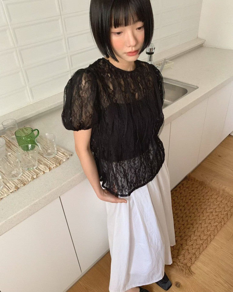 立體壓紋透膚蕾絲上衣